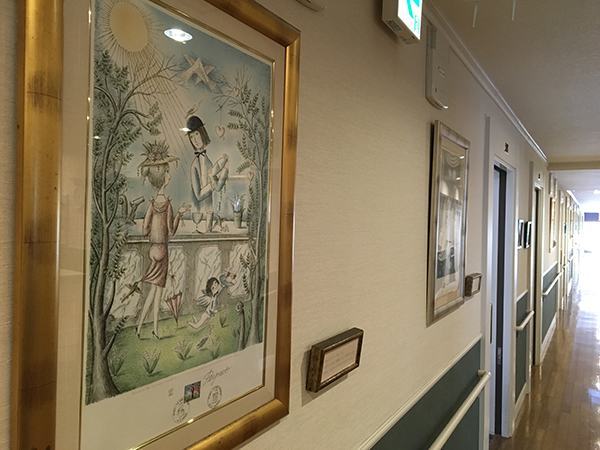 特別養護老人ホーム豊泉家には絵画がたくさん飾られております。